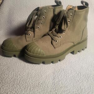 Universal Thread Women's Teagan Lace-Up Sneaker Boots Olive Green - Size 7.5